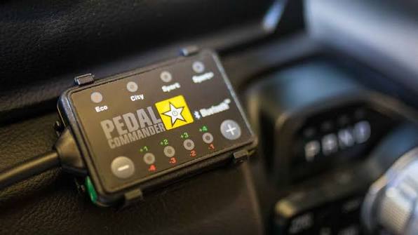 Pedal Commander throttle response controller