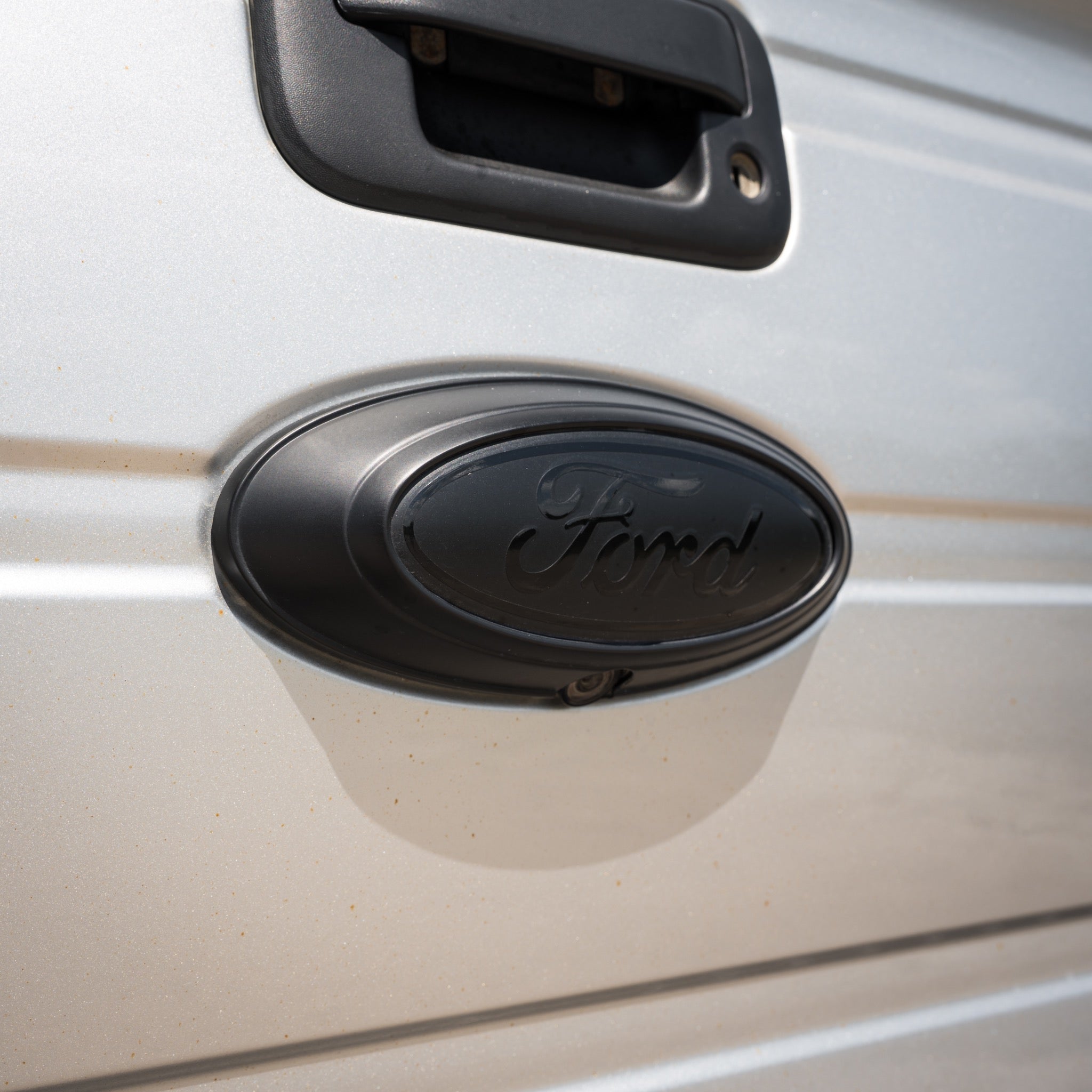 Black Ford Tailgate Emblem Setup